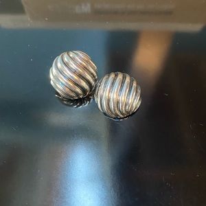 DAVID YURMAN 22MM Sculpted Cable Earrings, *NEEDS REPAIR*, read description